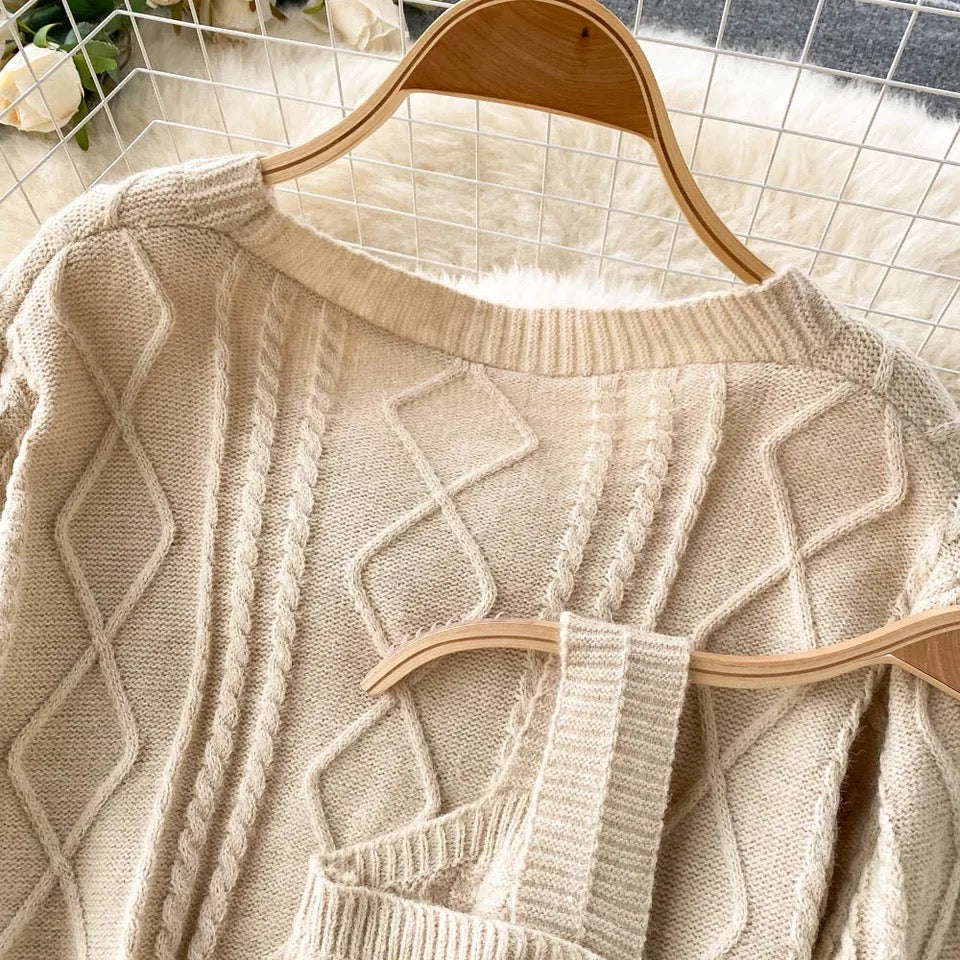 Cyra Premium Woolen Sweater Set In Beige